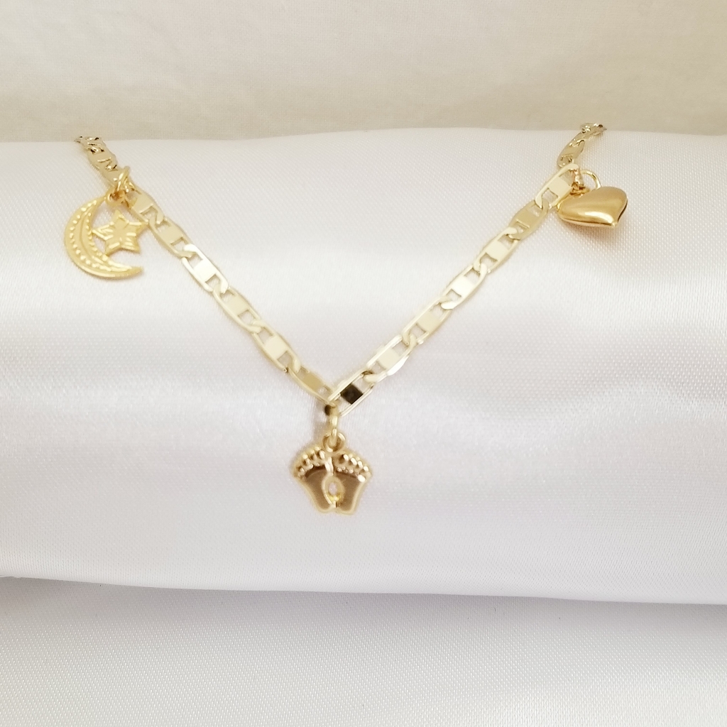 Baby Feet, Moon And Heart Dangle Charms Women's Bracelet. 14k Gold Plated. New